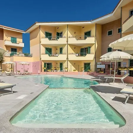 Hotel apartamentowy I Mirti Bianchi 4*